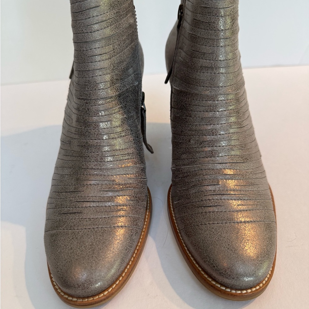 Paul Green Sliced Silver Textured Women's Ankle Boots SZ37/7 NWOB